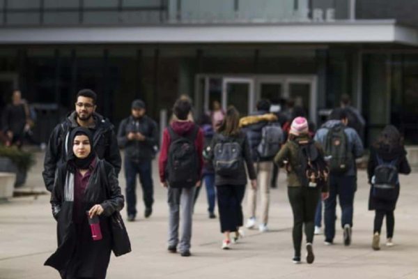 ontario بر اساس تصمیم دولت محافظه کار، تحصیل رایگان دانشجویان کم درآمد لغو میشود