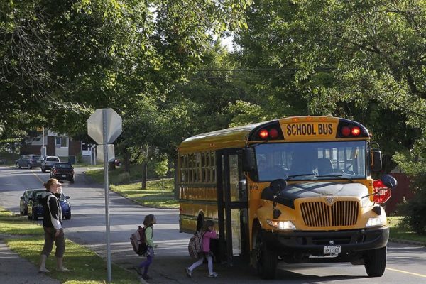 کوتاه از کانادا / از دستگیر سارقان اتومبیل‌های لوکس مونترال تا تجهیز اتوبوسهای مدارس اتاوا به دوربین