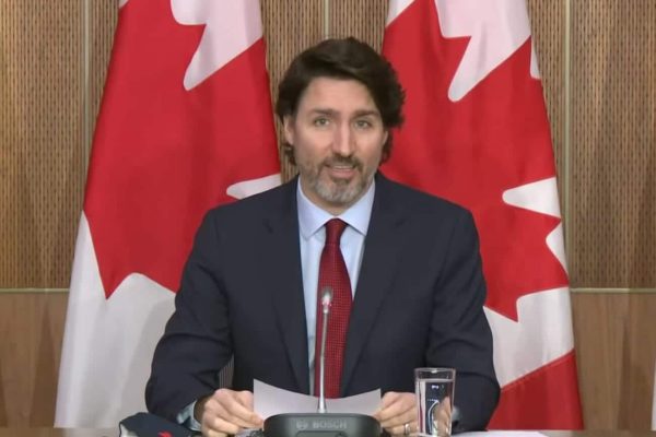 تعلیق تزریق واکسن آسترازنکا