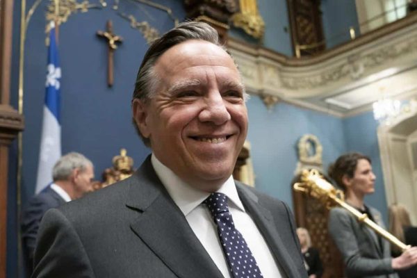 روز بسیار مهم کبک؛ ممنوعیت نمادهای مذهبی / مخالفت ترودو با تبعیض دینی / مخالفت مدارس انگلیسی زبان مونترال / اعتراض مسلمانان