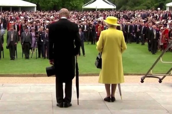 ملکه الیزابت دوم واکسینه شد