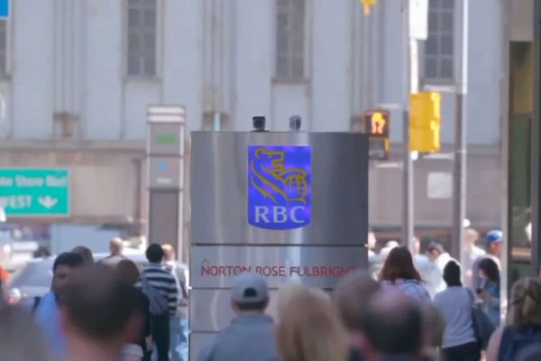 رویال بانک کانادا رتبه یک بین بانک های کانادا