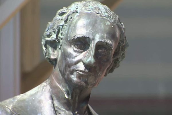 تندیس مک دونالد