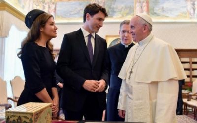 جاستین ترودو در دیدار با رهبر کاتولیک های جهان از او برای سفر به کانادا و عذرخواهی دعوت کرد