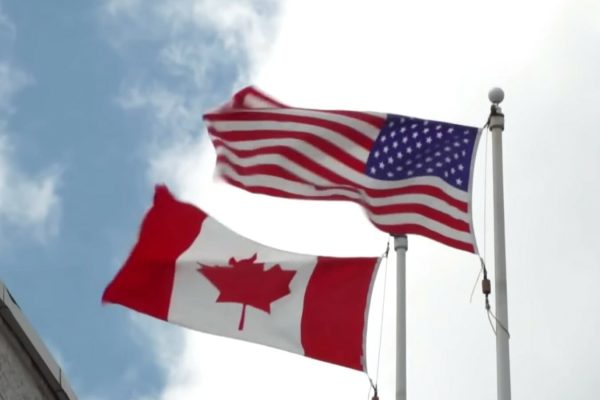 مرز زمینی کانادا و آمریکا