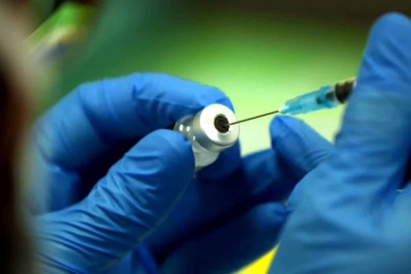 تزریق دوز دوم واکسن در کانادا