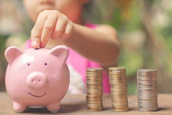 چگونگی آموزش‌های مالی به کودکان توسط والدین