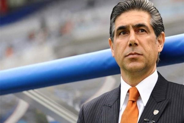 قطبی سرمربی تیم فوتبال باشگاه اف سی ونکوور شد