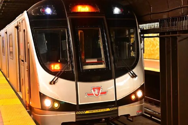 حمل و نقل عمومی تورنتو از ۲۶ مارس خدمات خود را کاهش می‌دهد