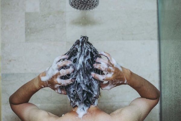 حقایقی درباره نحوه شستشوی صحیح مو حقایقی درباره نحوه شستشوی صحیح مو