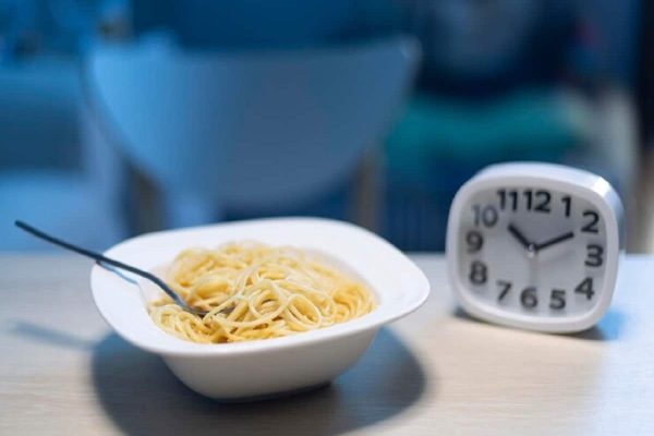 دیر غذا خوردن خطر سرطان را افزایش می‌دهد