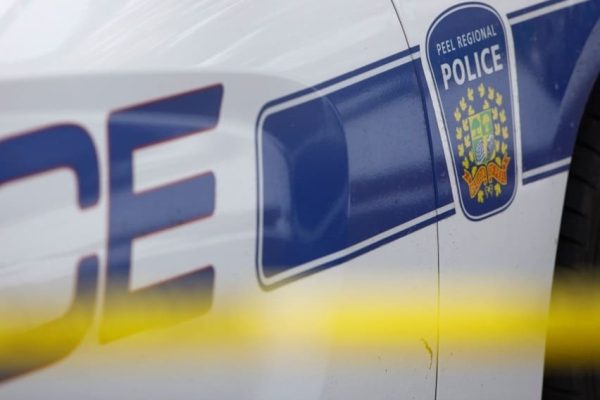 پلیس: تعداد زیادی از رانندگان تورنتویی در حین رانندگی تلویزیون نگاه می‌کنند