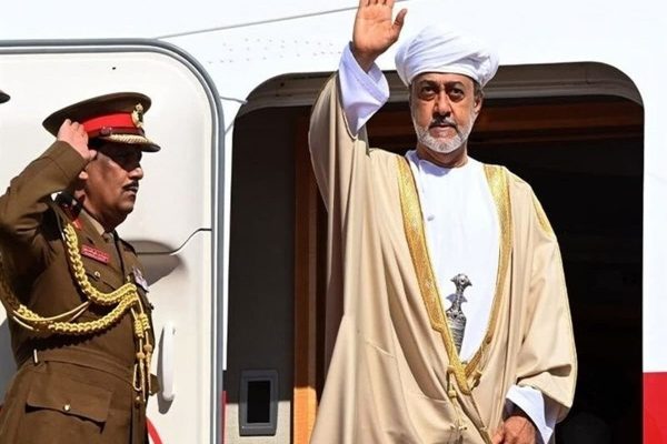 سلطان عمان در راه تهران