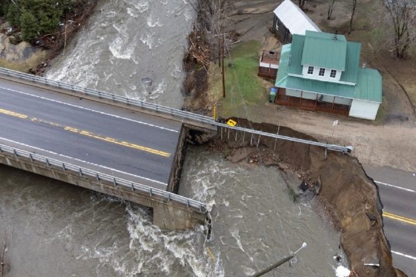 سیل‌های بهاری صدها خانوار را در کبک و بریتیش کلمبیا آواره کرد