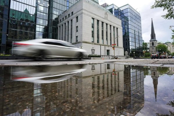 مصرف‌کنندگان و شرکت‌های تجاری کانادایی منتظر رکود اقتصادی هستند