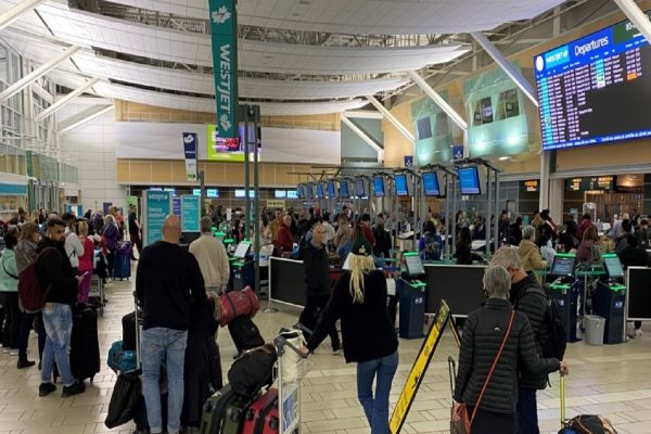 درپی بروز مشکلات فنی، بیش از ۲۰۰ پرواز به دلیل قطعی شرکت وست جت لغو شد