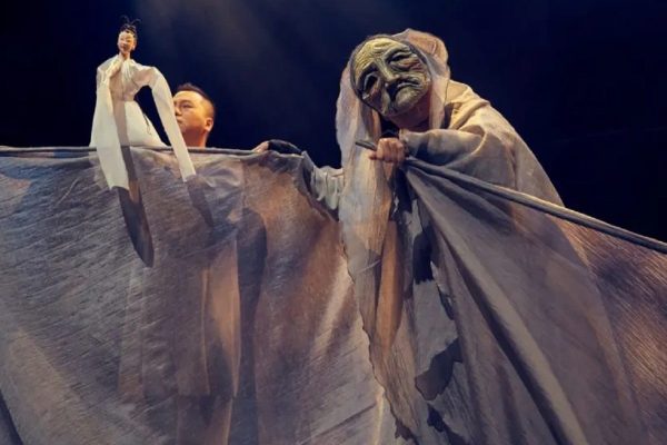 سوت آغاز برگزاری هجدهمین دوره جشنواره نمایش های عروسکی معاصر در مونترال سوت آغاز برگزاری هجدهمین دوره جشنواره نمایش های عروسکی معاصر در مونترال