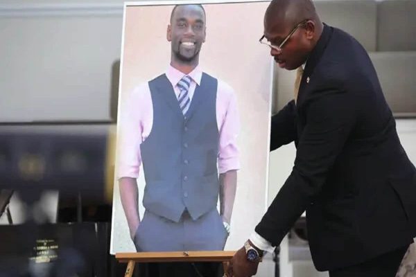 پلیس اتاوا قتل تایر نیکولز را غیرقابل‌توجیه و عمیقاً نگران‌کننده خواند و محکوم کرد