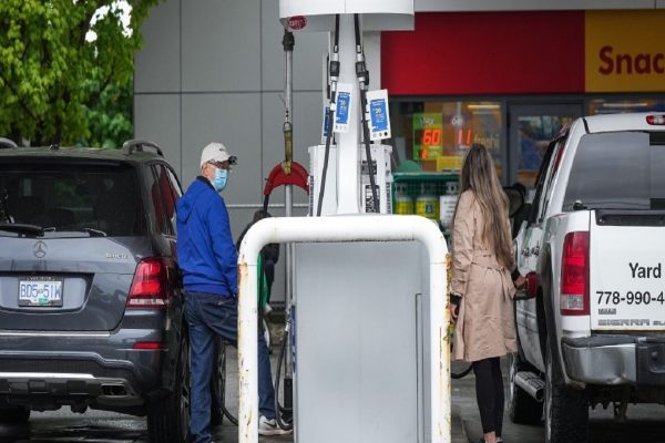 قیمت بنزین در منطقه مونترال به کمتر از لیتری ۲ دلار میرسد + کجا در کبک بنزین ارزانتر است؟ قیمت بنزین در منطقه مونترال به کمتر از لیتری ۲ دلار میرسد + کجا در کبک بنزین ارزانتر است؟