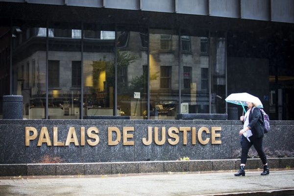 کمیسیون مدارس انگلیسی زبان مونترال قانون ۹۶ را در دیوان عالی به چالش کشید