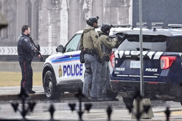 بلوک شرقی پارلمان کانادا قرنطینه شد