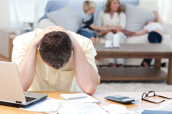 بررسی میانگین میزان بدهی برای افراد در سنین مختلف