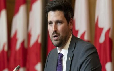 وزیر مهاجرت درخواست‌های ۲۹۰۰ افغانی که به کانادا کمک کردند را پیگیری می‌کند