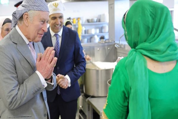 از دستگیری مردی بدلیل پرتاب تخم مرغ به چارلز سوم تا حراج اجناس نادر در بنگاه ساتبیز