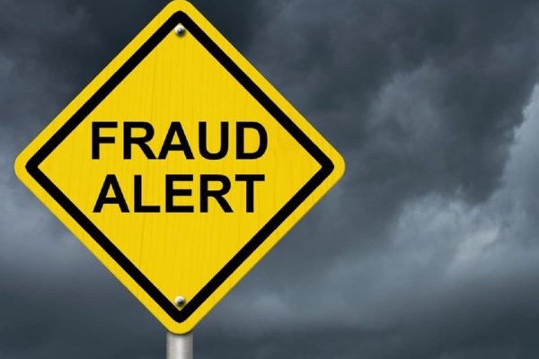 پلیس انتاریو هشدار داد: یک فرد سالمند در انتاریو ۸۰۰ هزار دلار کلاهبرداری کرده است پلیس انتاریو هشدار داد: یک فرد سالمند در انتاریو ۸۰۰ هزار دلار کلاهبرداری کرده است