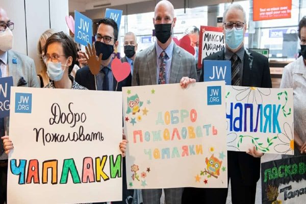 دومین پرواز چارتری پناهنده های اوکراینی در مونترال فرود آمد