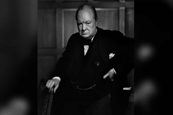 پرتره چرچیل ۸ ماه پیش از هتل شاتو لوریر اتاوا در اتاوا دزدیده شده و یک کپی بجای آن قرار گرفته