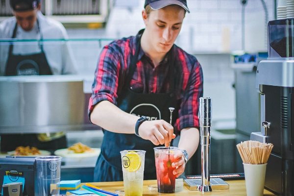 گروههای مختلف خواستار انعطافپذیری قانون برای استفاده از نیروی کار جوانتر هستند گروههای مختلف خواستار انعطافپذیری قانون برای استفاده از نیروی کار جوانتر هستند