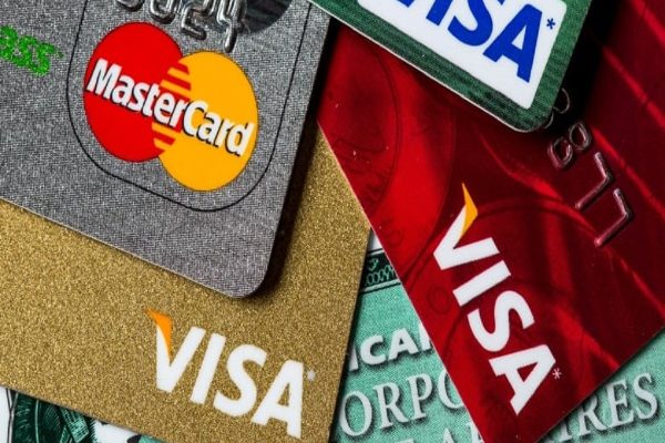 آیا میدانید باید با کارتهای اعتباری قدیمی و غیرقابل مصرف چکار کنید؟ آیا میدانید باید با کارتهای اعتباری قدیمی و غیرقابل مصرف چکار کنید؟