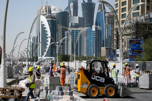 رئیس کمیته عالی پروژه‌ها و میراث جام جهانی ۲۰۲۲ قطر  خبر داد: مرگ ۴۰۰ تا ۵۰۰ کارگر
