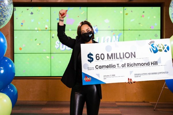 جایزه ۶۰ میلیونی لاتاری به زن ایرانی‌الاصل تورنتو رسید