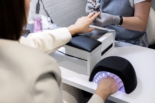 اتحادیه اروپا جلوی TPO را گرفت: زنگ خطر برای لاکهای ژل ناخن اتحادیه اروپا جلوی TPO را گرفت: زنگ خطر برای لاکهای ژل ناخن