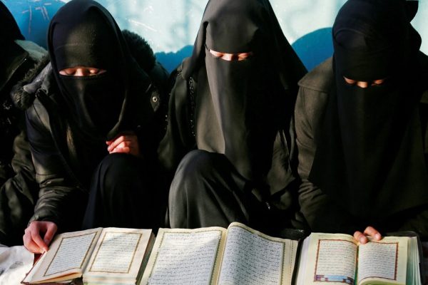 طالبان، مدارس دینی را به تنها گزینه برای دختران تبدیل میکنند طالبان، مدارس دینی را به تنها گزینه برای دختران تبدیل میکنند