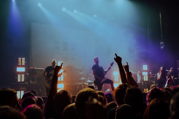 هنرمندان و موسيقی‌دانان كانادا، ‌همچنان منتظر دريافت ويزای آمريكا